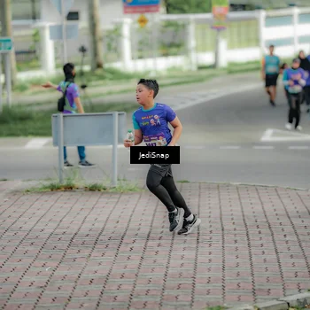 Runner Photo 8331955