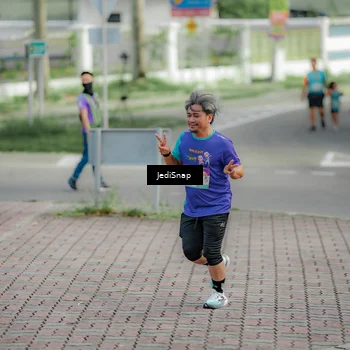 Runner Photo 8331972