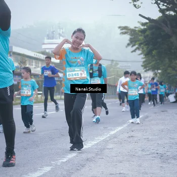 Runner Photo 8332034