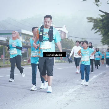 Runner Photo 8332056