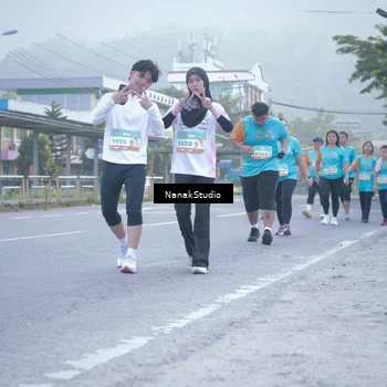 Runner Photo 8332062