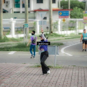 Runner Photo 8332064