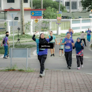 Runner Photo 8332073