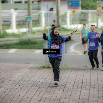 Runner Photo 8332079