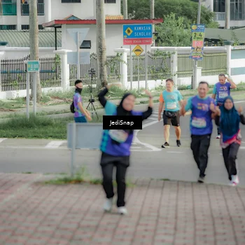 Runner Photo 8332088