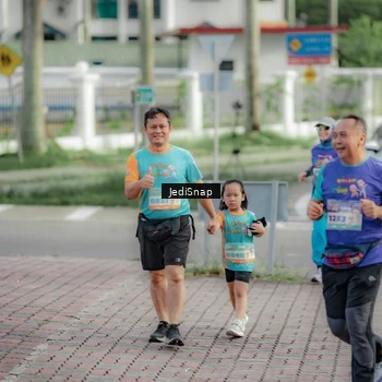 Runner Photo 8332137