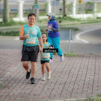 Runner Photo 8332145