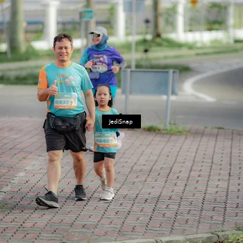 Runner Photo 8332157