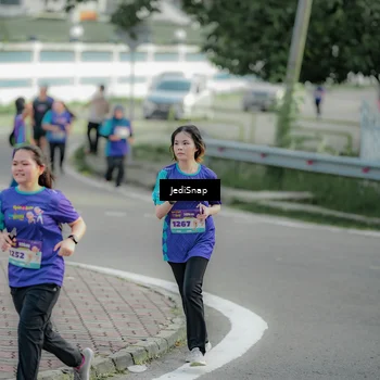 Runner Photo 8332213