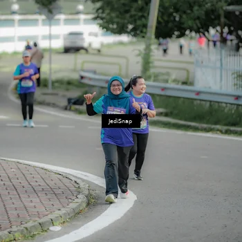 Runner Photo 8332235