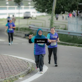 Runner Photo 8332242