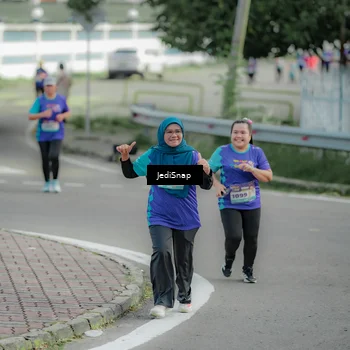 Runner Photo 8332248
