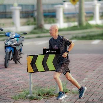 Runner Photo 8332251