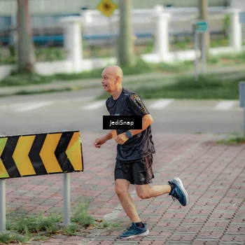 Runner Photo 8332255