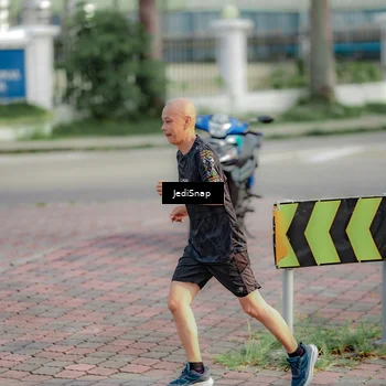 Runner Photo 8332260