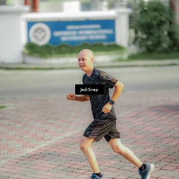 Runner Photo 8332265