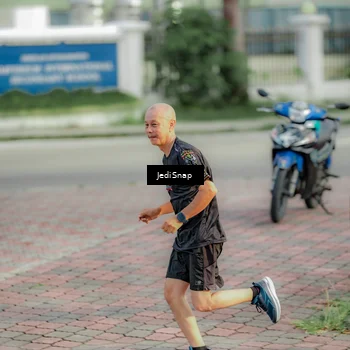 Runner Photo 8332269