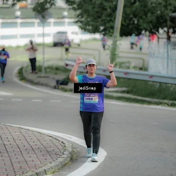 Runner Photo 8332299