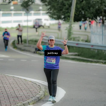 Runner Photo 8332311