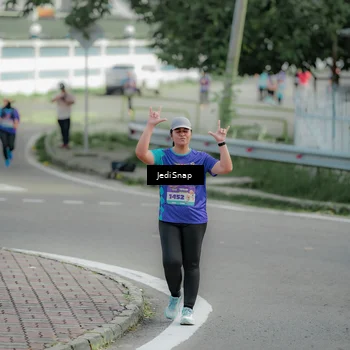 Runner Photo 8332316