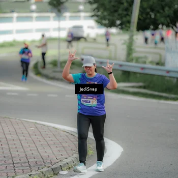 Runner Photo 8332335