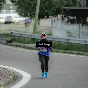 Runner Photo 8332345