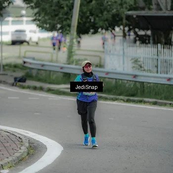 Runner Photo 8332347