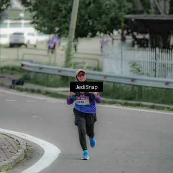 Runner Photo 8332350