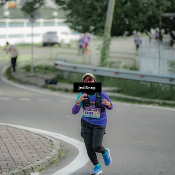 Runner Photo 8332368