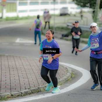 Runner Photo 8332372