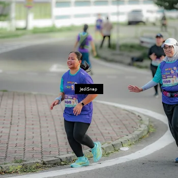 Runner Photo 8332377