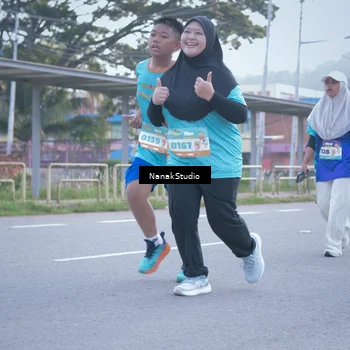Runner Photo 8332389