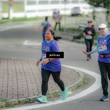 Runner Photo 8332396