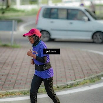 Runner Photo 8332399