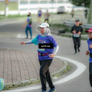 Runner Photo 8332400