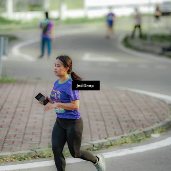 Runner Photo 8332417