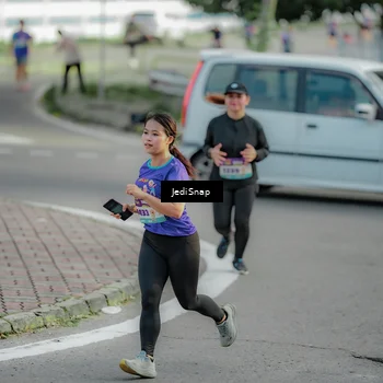 Runner Photo 8332419