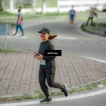 Runner Photo 8332432