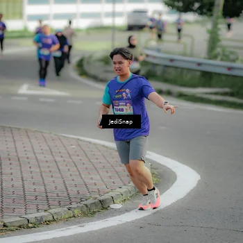 Runner Photo 8332466