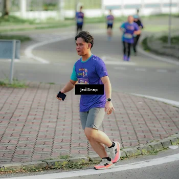 Runner Photo 8332477