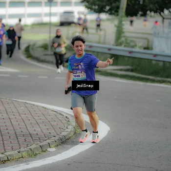 Runner Photo 8332481