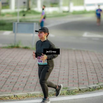 Runner Photo 8332493