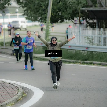 Runner Photo 8332507