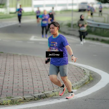Runner Photo 8332510
