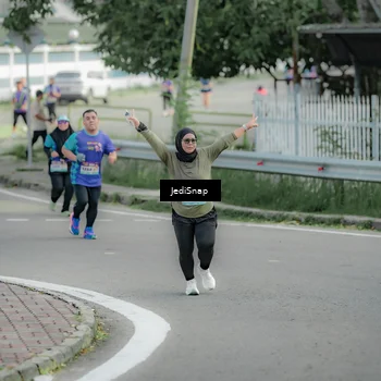 Runner Photo 8332513