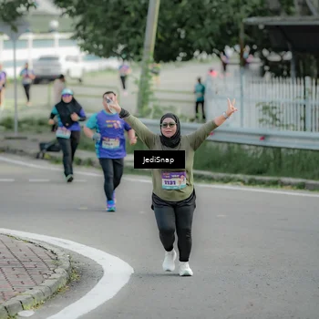 Runner Photo 8332523