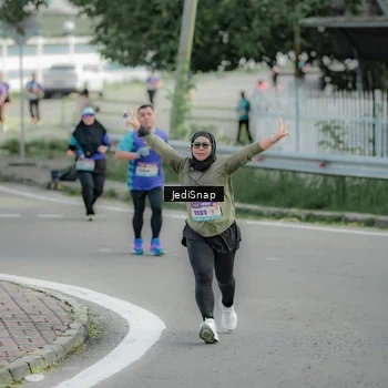 Runner Photo 8332535