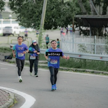 Runner Photo 8332537