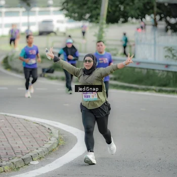 Runner Photo 8332540