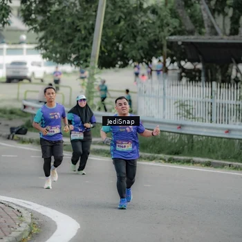 Runner Photo 8332544